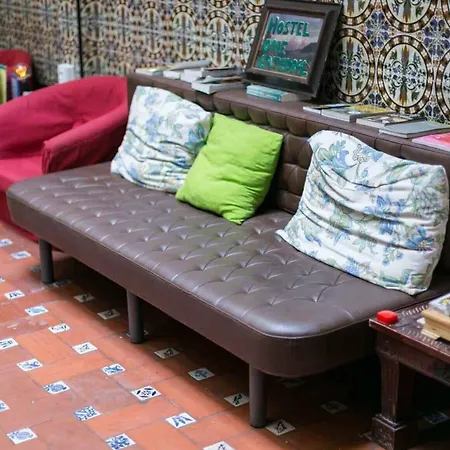 Onefam Catedral ホステル